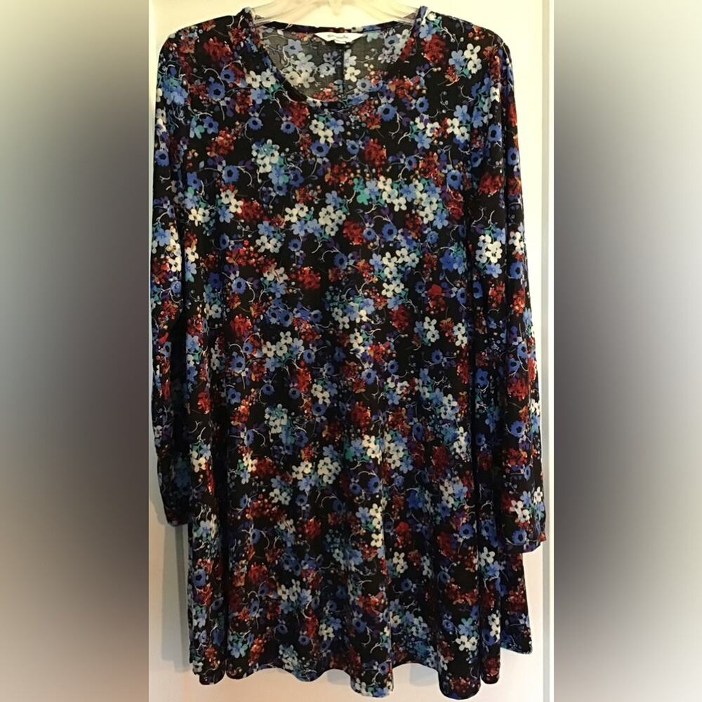 Simply be black blue floral top size 16